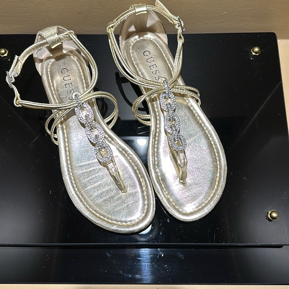 Guess ladies sandals, gold with bling!